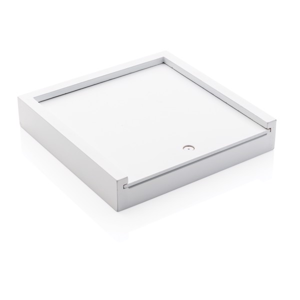 Deluxe Tic-Tac-Toe game