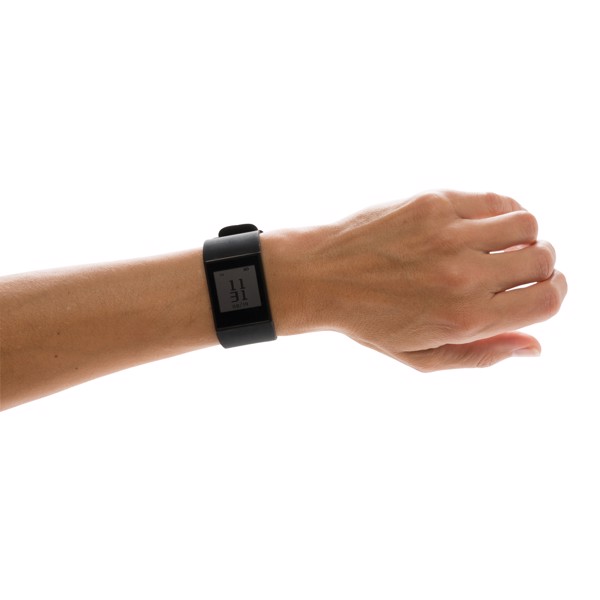 Multi-sport E-ink watch