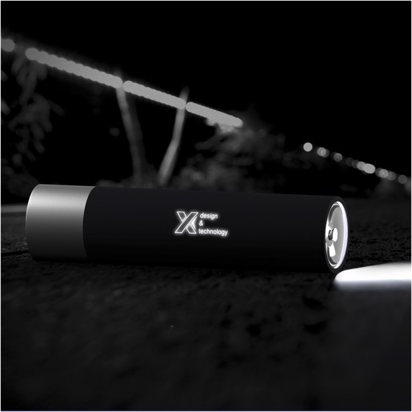 SCX.design F10 2500 mAh light-up flashlight - Silver / White