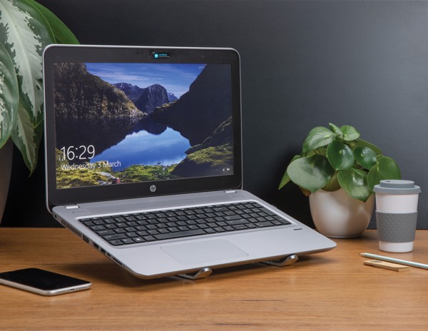 Foldable laptop stand