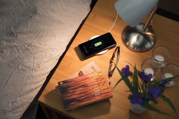 Wireless 10W fast charging pad - White