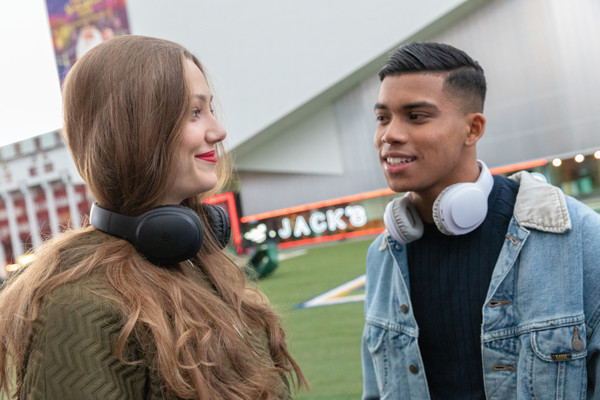 Urban Vitamin Belmont wireless headphone - White