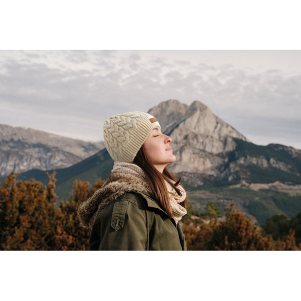 Cable knit beanie in RPET Katmai - Black