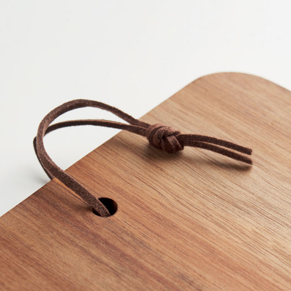 Acacia wood cutting board Serviro