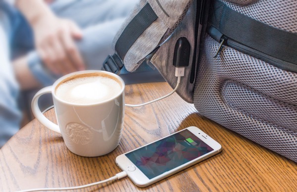 Nedobytný batoh Bobby Compact - Žlutá