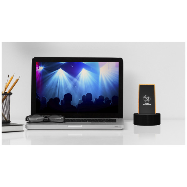 SCX.design W18 2x3W speaker station and 10W induction charger