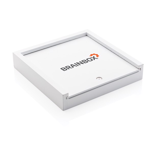 Deluxe Tic-Tac-Toe game