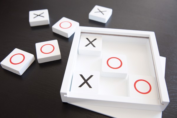 Deluxe Tic-Tac-Toe game