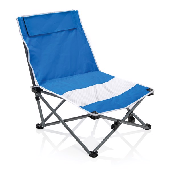 Foldable beach chair in pouch