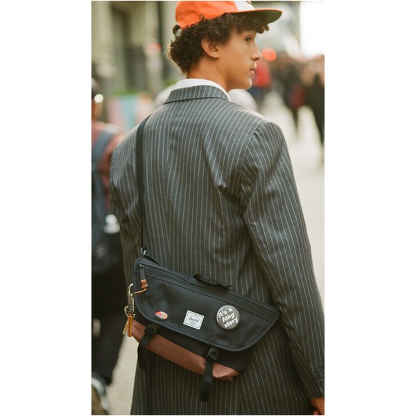 Herschel Cove recycled messenger bag 22.5L