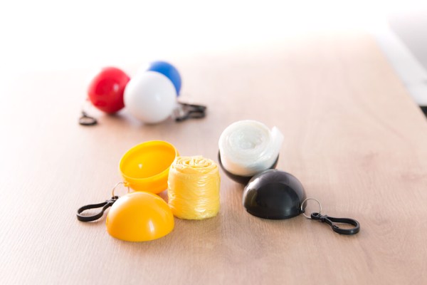 Keyring Raincoat Storm - White