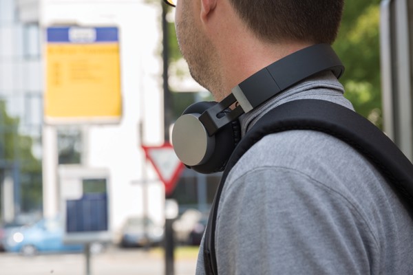 Twist wireless headphones