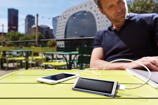 2.200 mAh solar powerbank