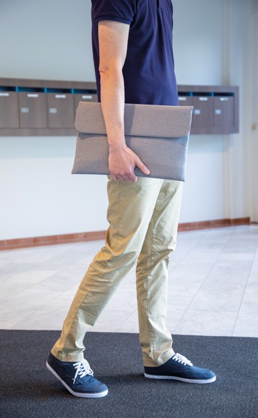 Magnetic closing 15.6" Laptop sleeve PVC free - Grey