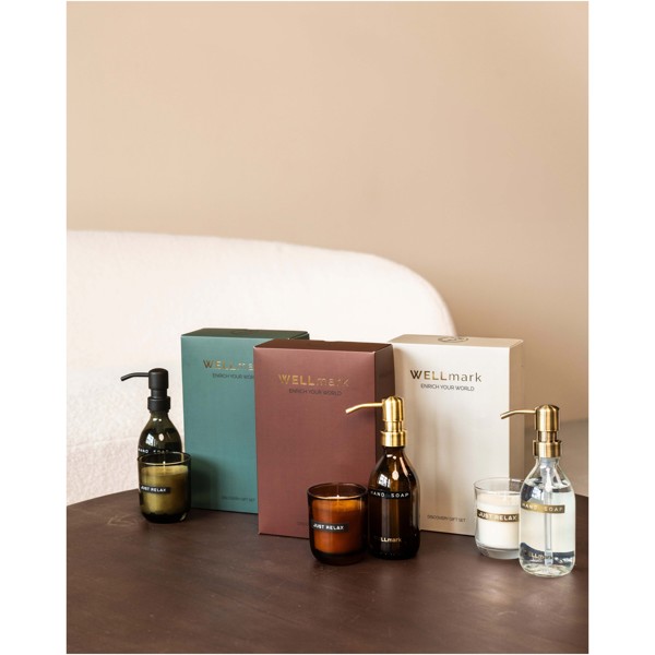 Wellmark Discovery 250 ml hand soap dispenser and 150 g scented candle set - Maroon