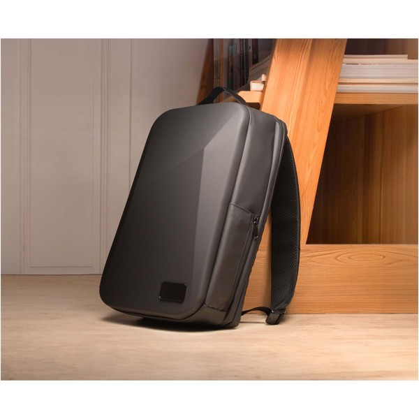SCX.design L12 shield backpack with built-in 10.000 mAh power bank and 3-in-1 charging cable