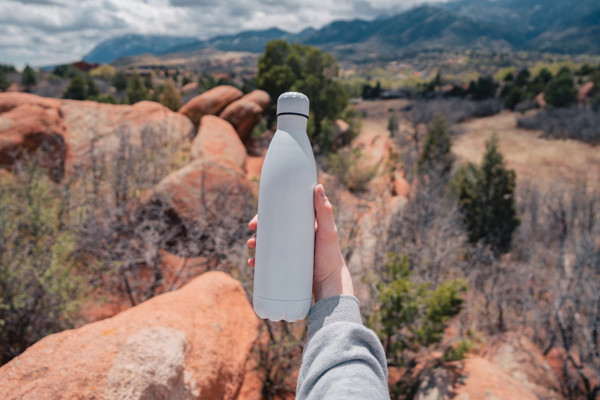 Solid colour vacuum stainless steel bottle 750ml - White