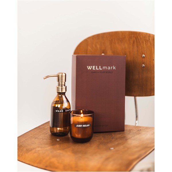 Wellmark Discovery 250 ml hand soap dispenser and 150 g scented candle set - Maroon