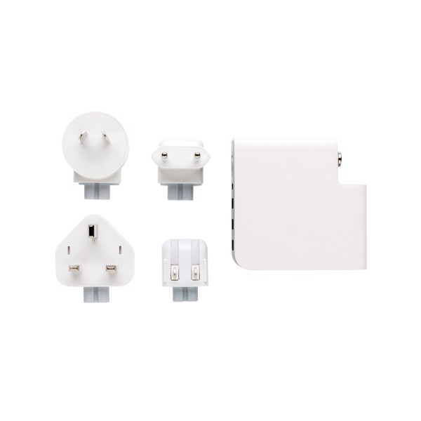 Travel adapter wireless powerbank