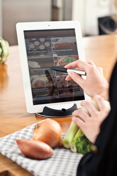 Chef tablet stand with touchpen